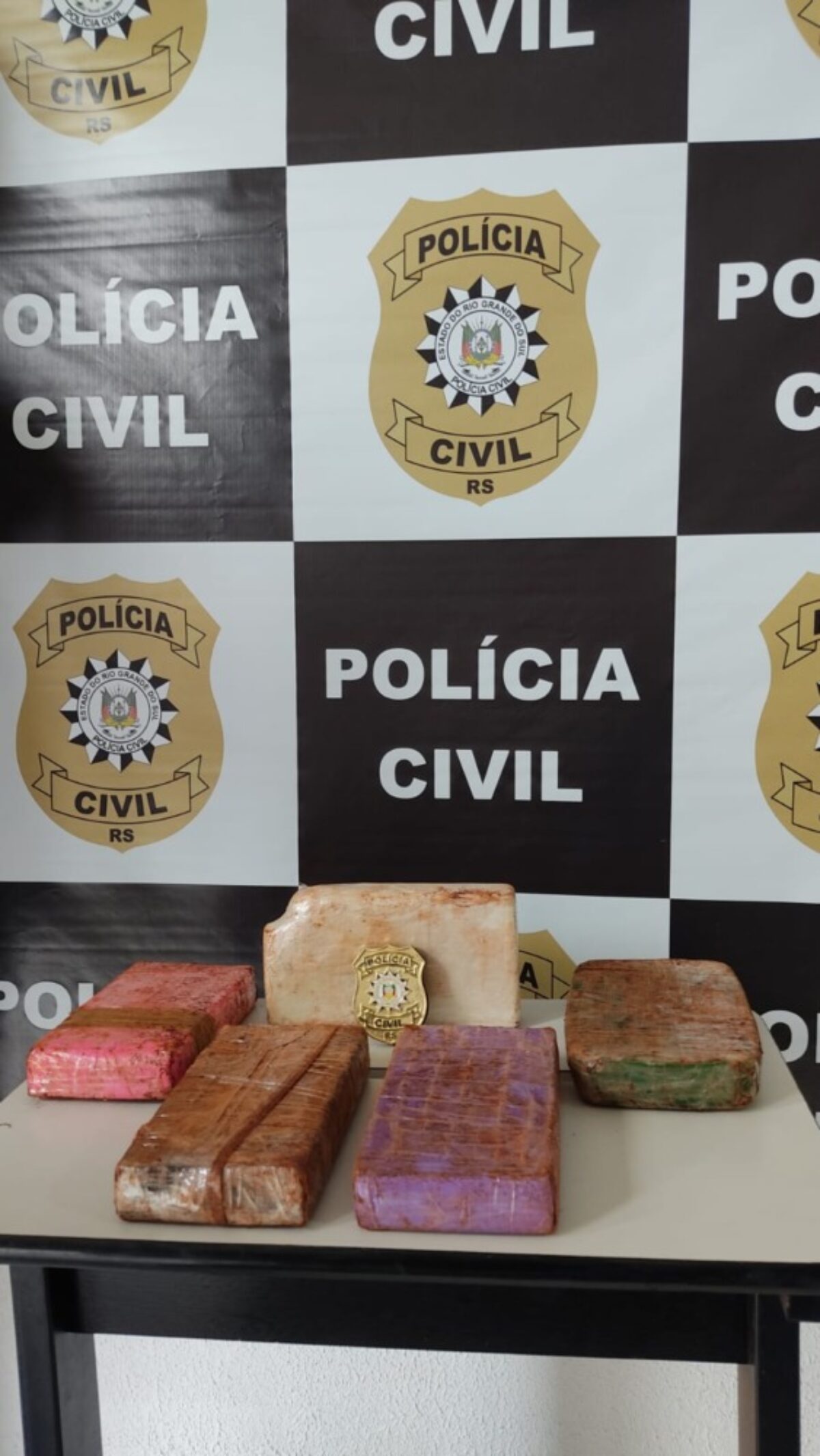 Apreendido mais de 5kg de cocaína no interior de Giruá