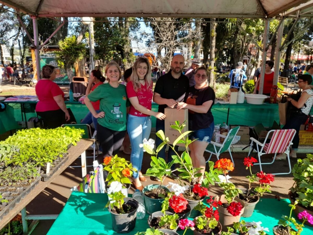 São Paulo das Missões: Feira de Empreendedores locais movimentou programação na Praça 6 de Maio São Paulo das Missões: Feira de Empreendedores locais movimentou programação na Praça 6 de Maio