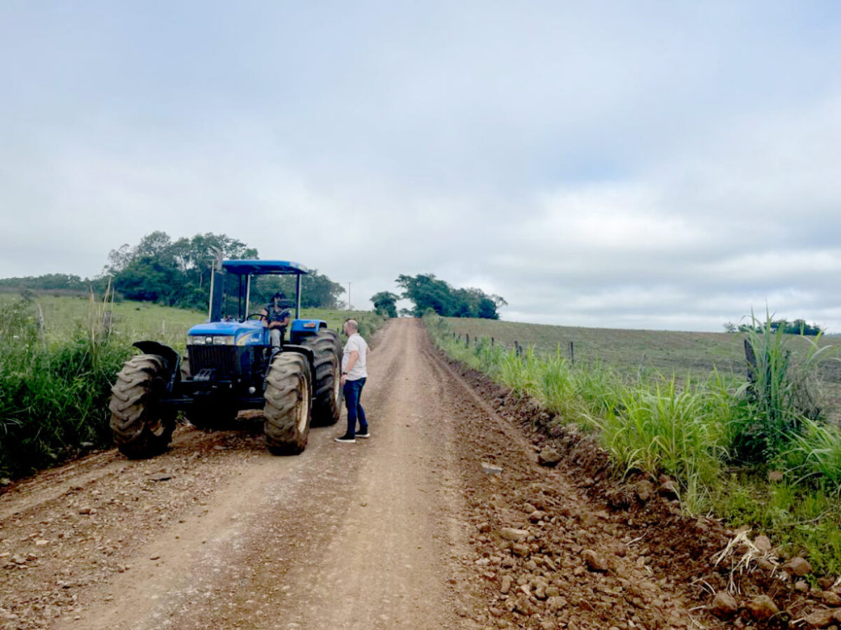 Prefeitura de São Paulo das Missões realiza ações para recuperação de estradas rurais após intempéries climáticas Prefeitura de São Paulo das Missões realiza ações para recuperação de estradas rurais após intempéries climáticas