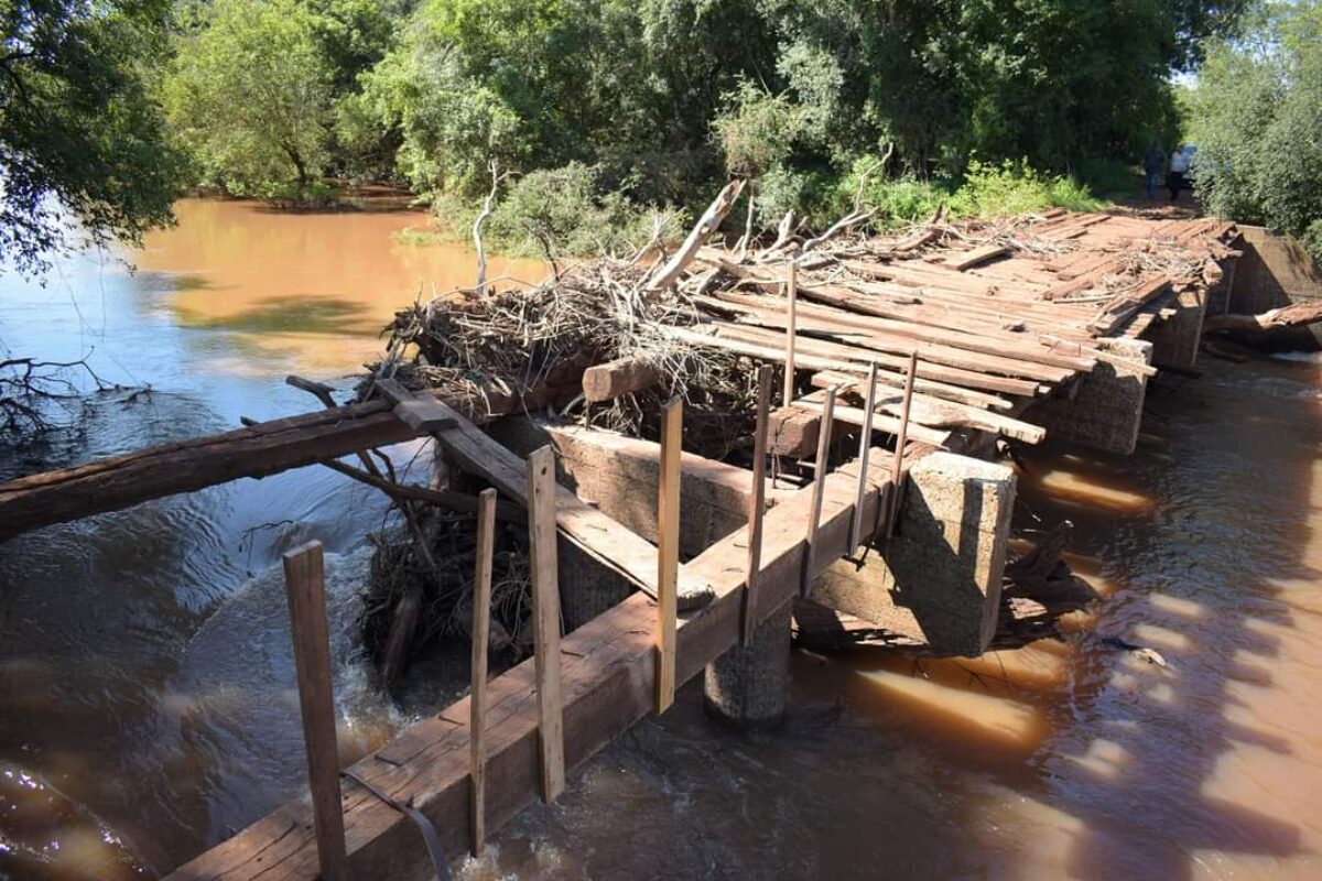 Cerro Largo e Campina das Missões assinam termo de cooperação para execução de projeto de reconstrução da ponte sobre o Rio Comandaí