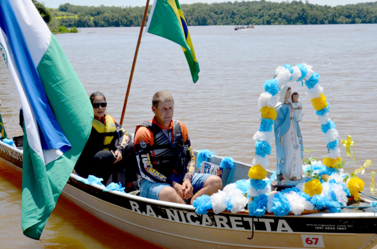 Clube Caça e Pesca realizou a tradicional Festa dos Navegantes