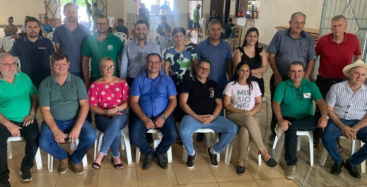 Reunião sobre as obras do asfalto da ERS 165 reuniu lideranças regionais em Rolador