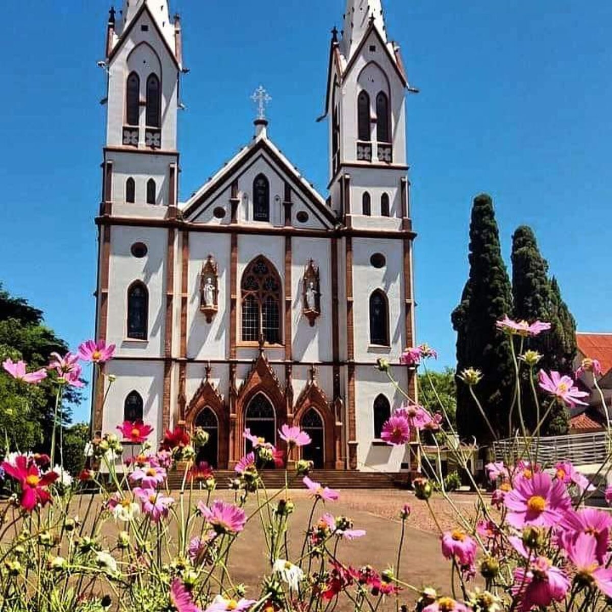 Paróquia Sagrada Família de Nazaré realiza programação de Páscoa Paróquia Sagrada Família de Nazaré realiza programação de Páscoa