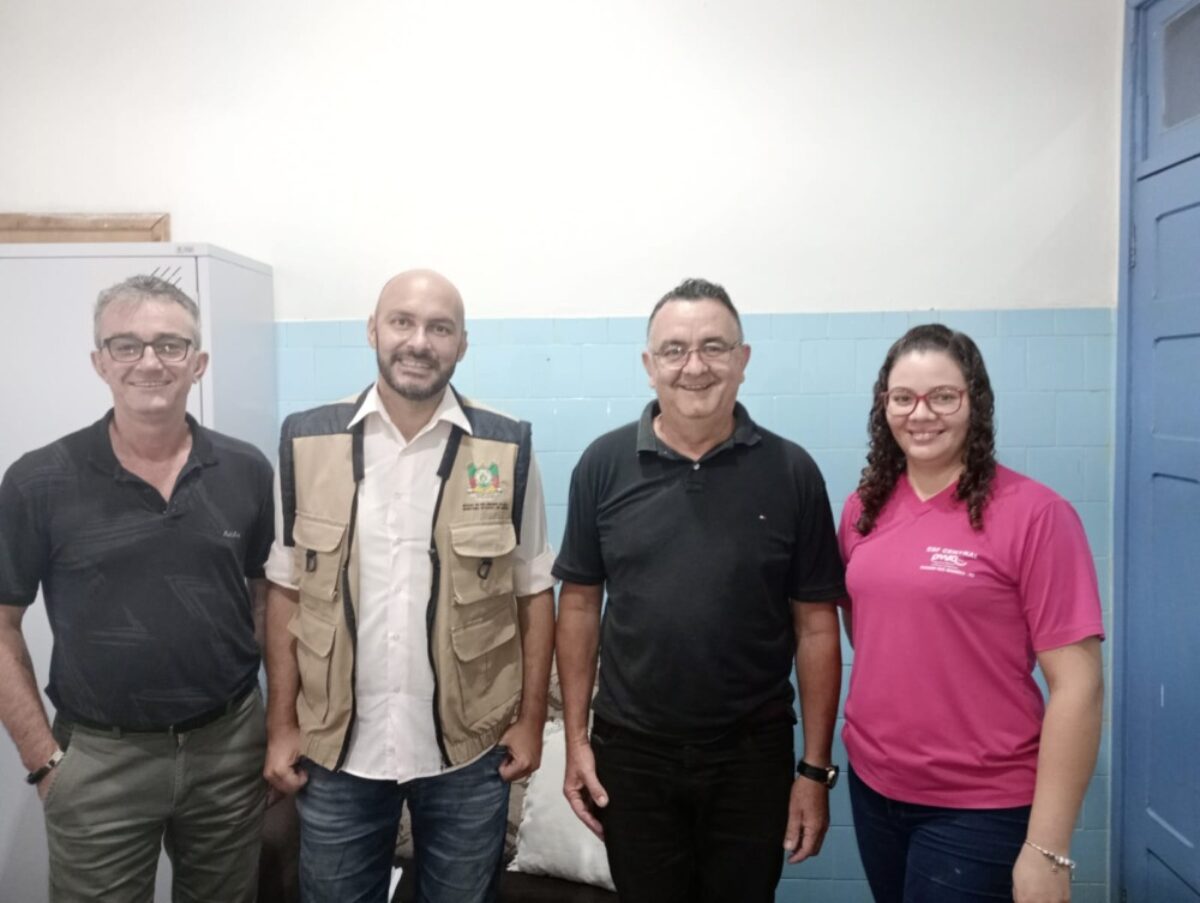 Dengue e Covid são pauta de reunião com Coordenador Regional de Saúde Dengue e Covid são pauta de reunião com Coordenador Regional de Saúde