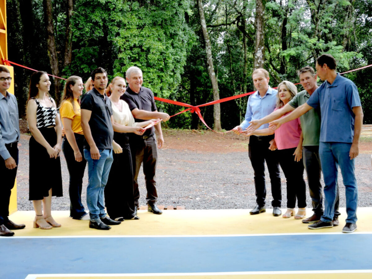 Inaugurada área coberta de quadra poliesportiva em Mato Queimado
