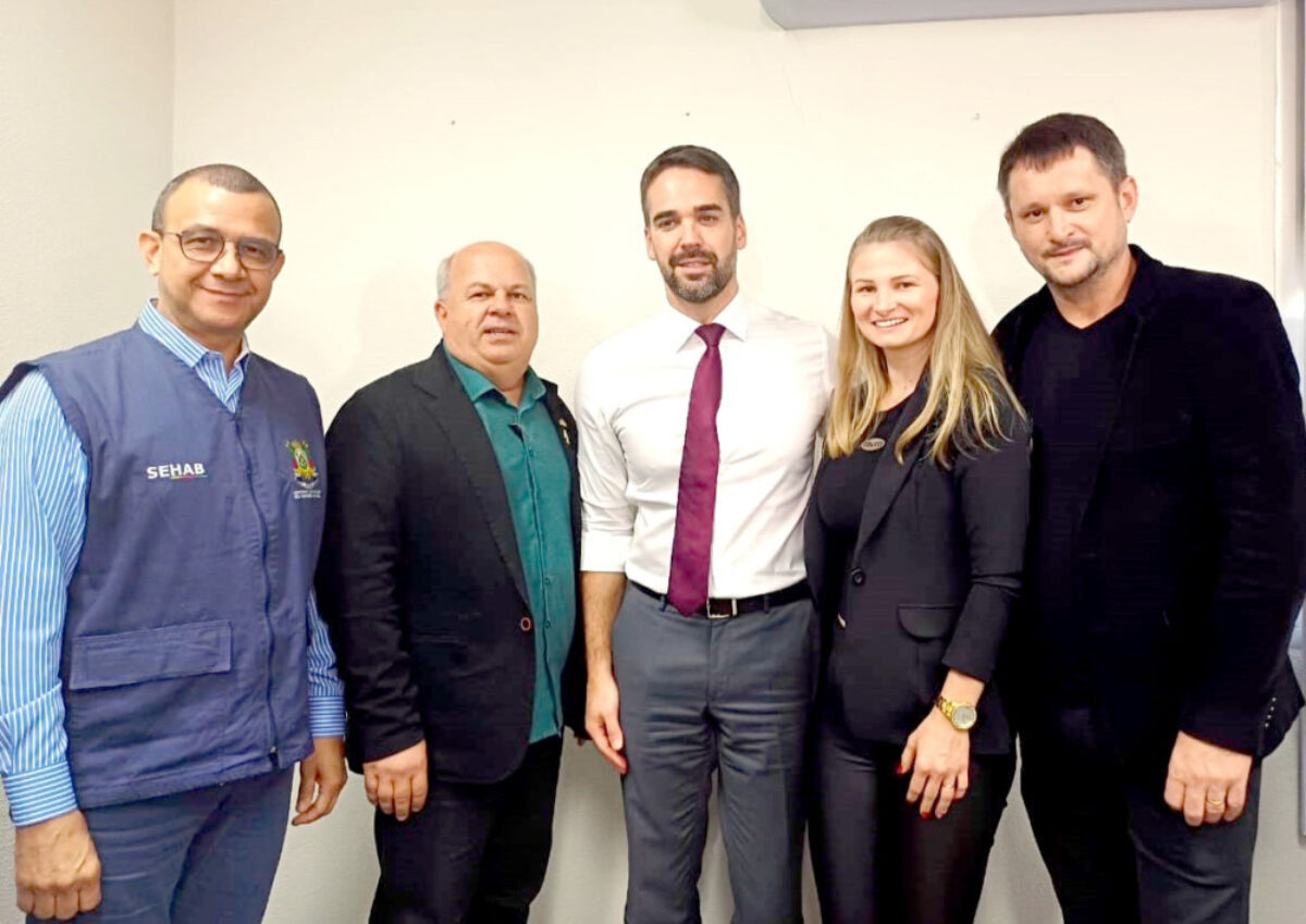 Assinado convênio para construção de 20 casas em Salvador das Missões Assinado convênio para construção de 20 casas em Salvador das Missões