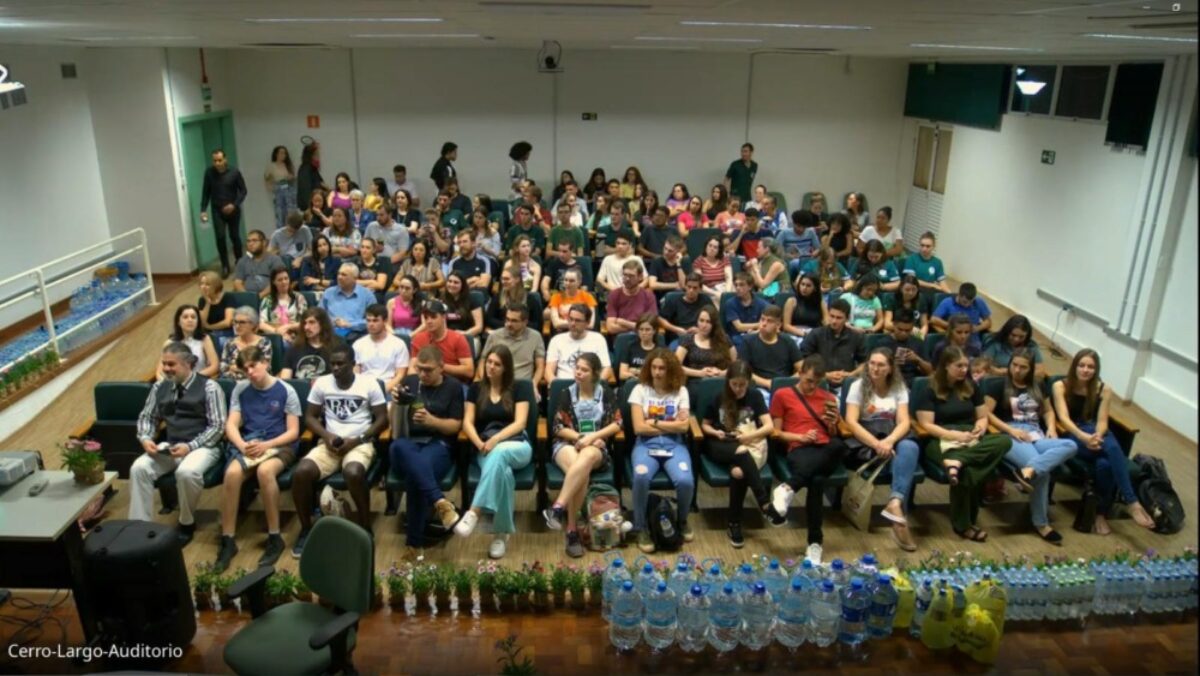 Inteligência Artificial no meio acadêmico é debatida na Semana Acadêmica Integrada da UFFS - Campus Cerro Largo