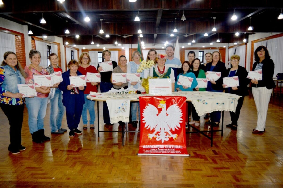 Realizado curso de artesanato Polonês em Guarani das Missões
