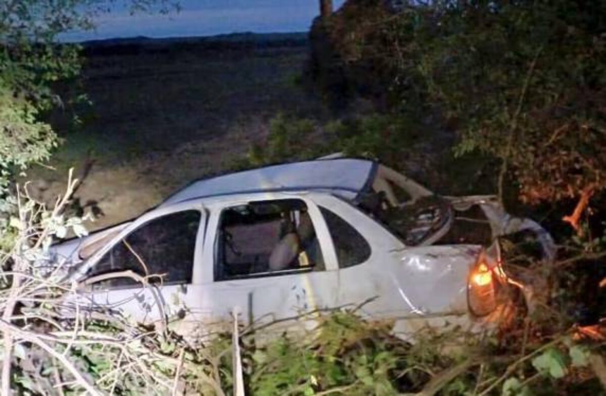 Capotamento deixa ferido na BR-285 em São Luiz Gonzaga Capotamento deixa ferido na BR-285 em São Luiz Gonzaga