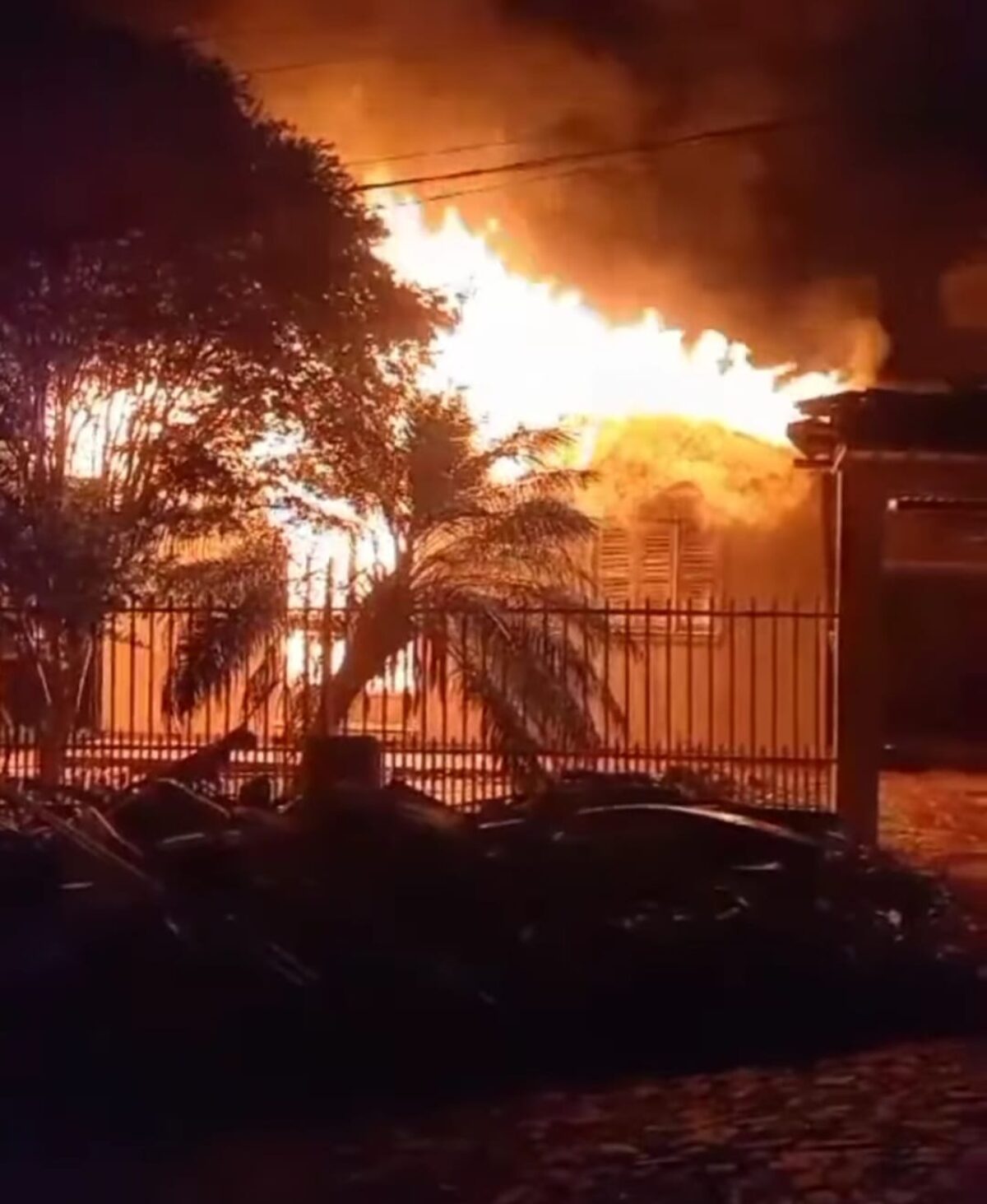 Casa é Consumida pelo Fogo em São Paulo das Missões