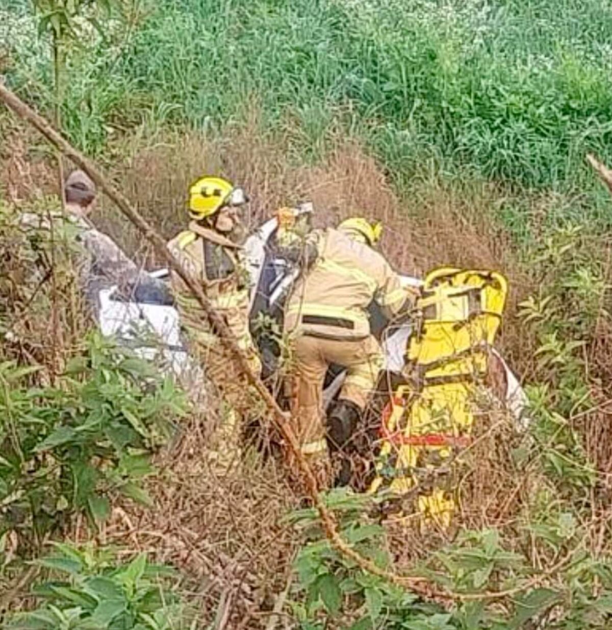 Carro capota na BR285, em São Luiz Gonzaga