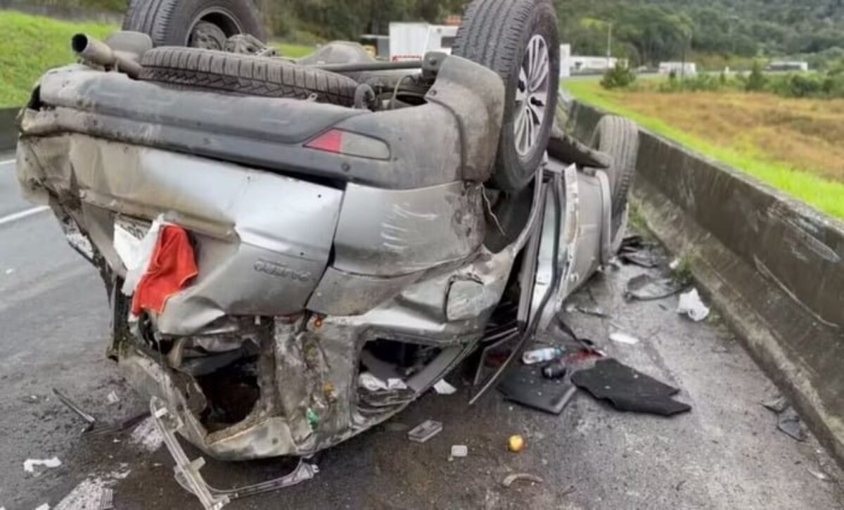 Ex-técnico da Seleção, Dunga sofre acidente de carro no Paraná