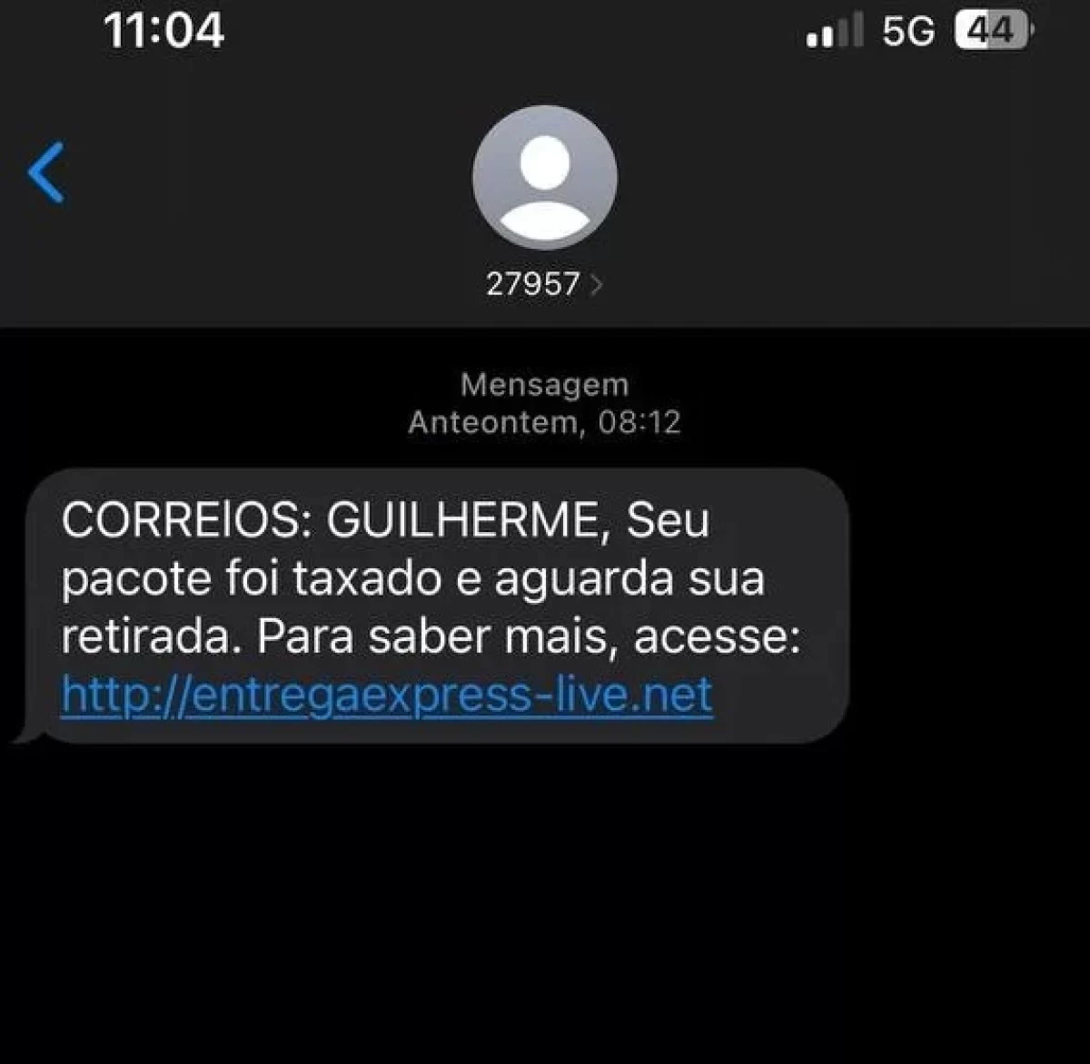 SMS com link de cobrança sobre encomenda taxada é golpe SMS com link de cobrança sobre encomenda taxada é golpe