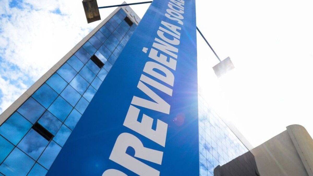 Servidores do INSS entram em greve por tempo indeterminado