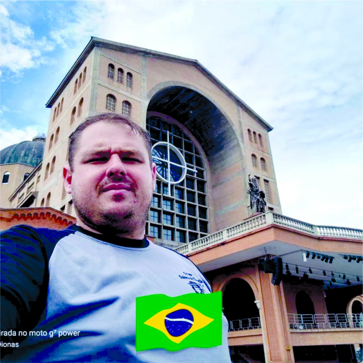 ''Abrimos mão da nossa família para manter todas as outras com a mesa cheia'', conta caminhoneiro sobre a rotina da profissão ''Abrimos mão da nossa família para manter todas as outras com a mesa cheia'', conta caminhoneiro sobre a rotina da profissão