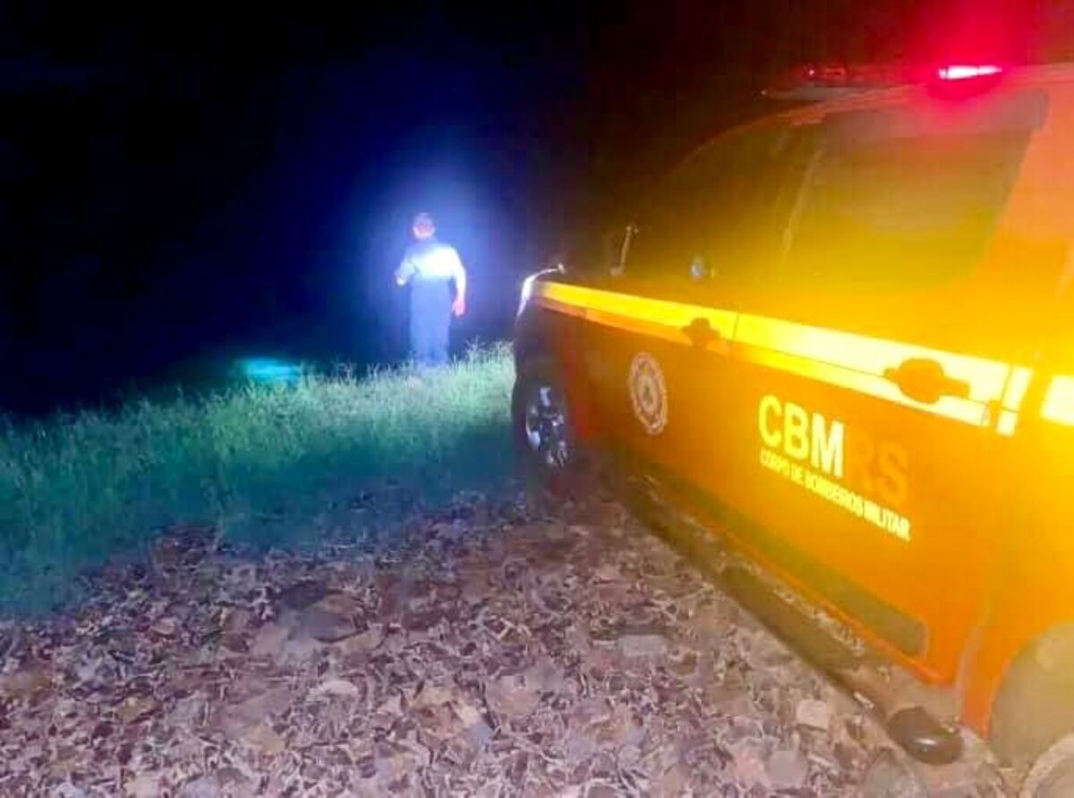 Homem cai de Chalana e está desaparecido no Rio Piratini em Bossoroca Homem cai de Chalana e está desaparecido no Rio Piratini em Bossoroca