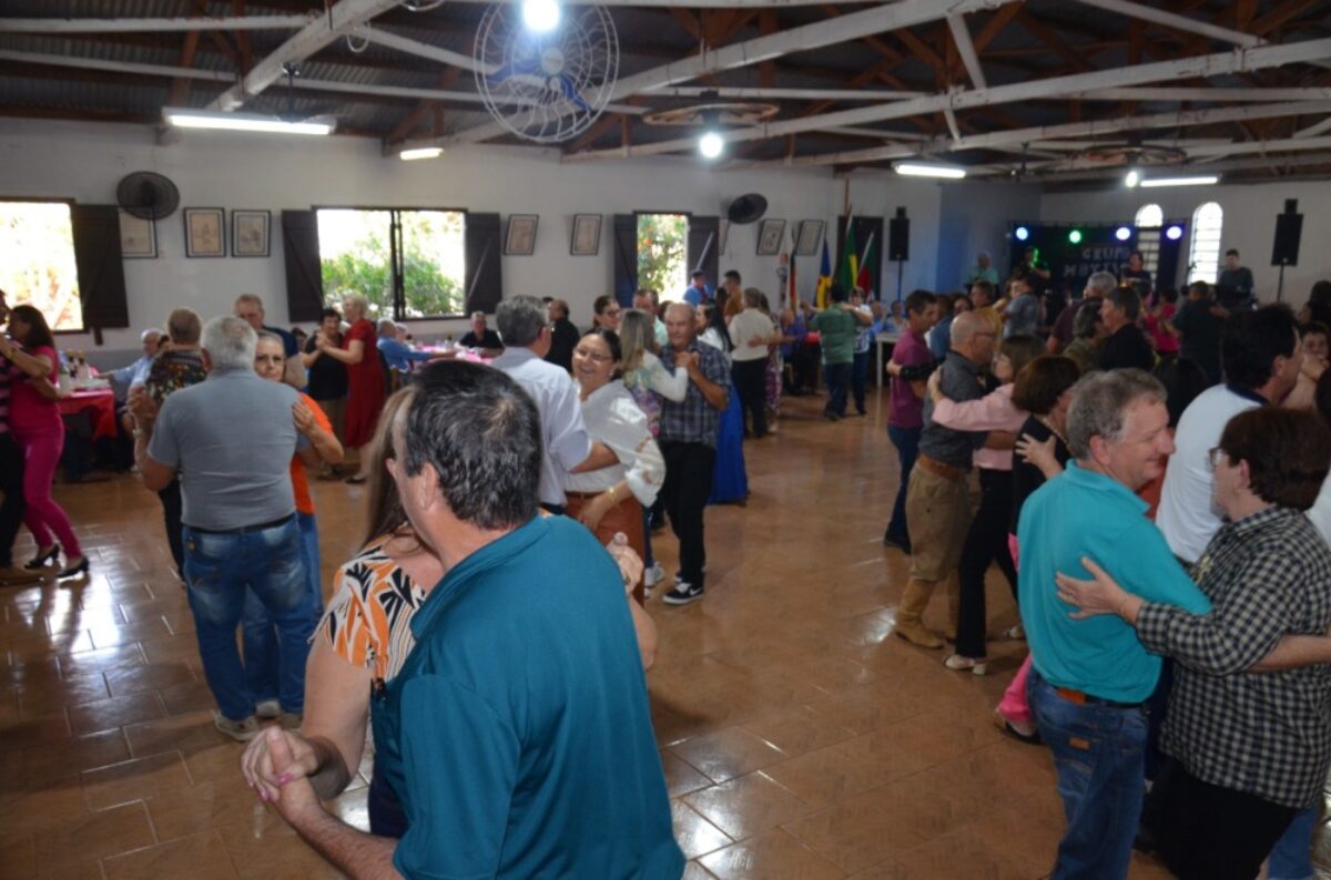 Cerro Largo: Grupo da 3ª Idade da São João Centro comemorou 23 anos