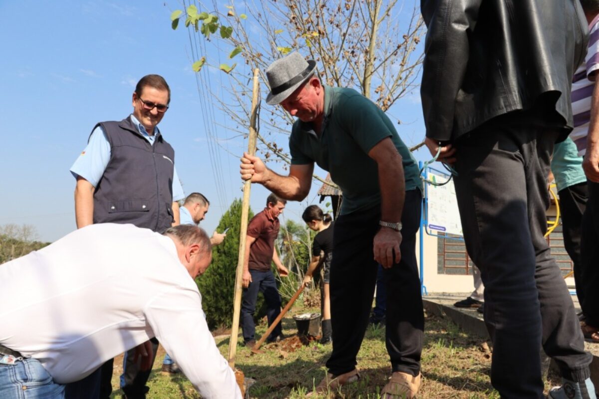 Celebração do Dia do Agricultor em Campina das Missões reforça importância dos alimentos produzidas nas propriedades locais Celebração do Dia do Agricultor em Campina das Missões reforça importância dos alimentos produzidas nas propriedades locais