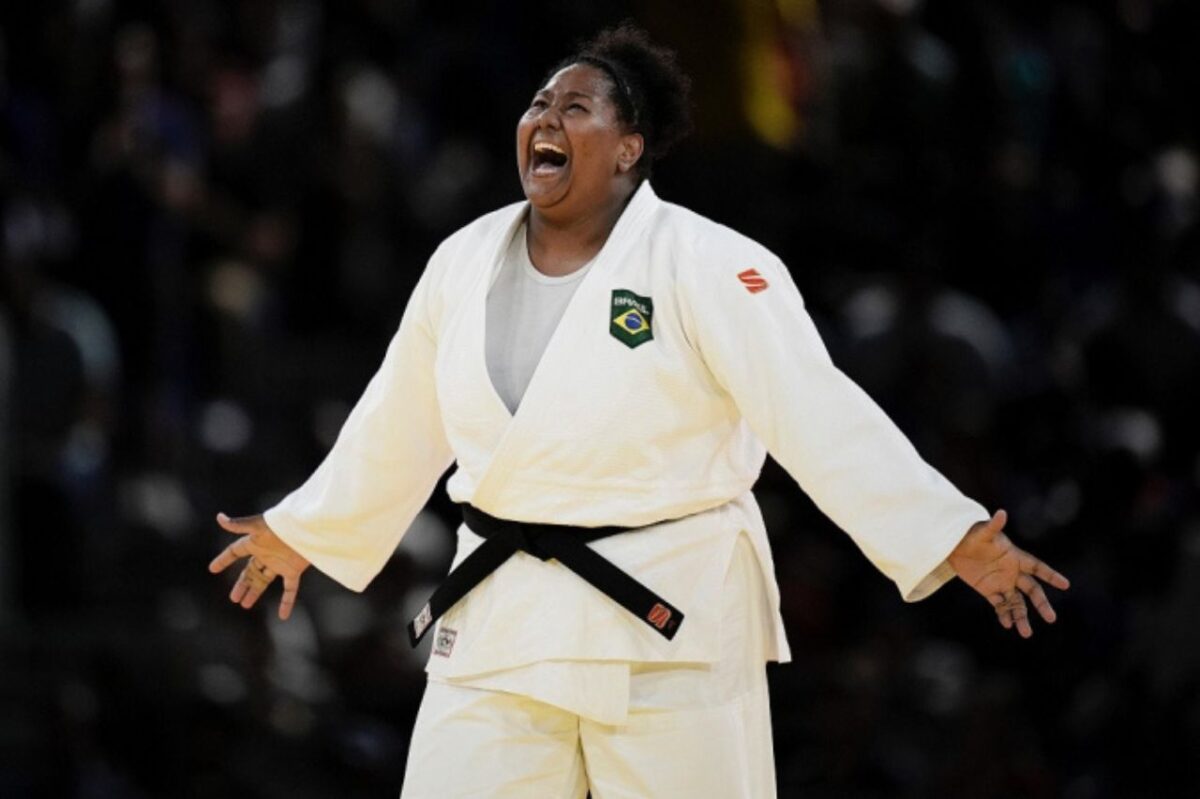 Judoca Beatriz Souza conquista o primeiro ouro brasileiro em Paris Judoca Beatriz Souza conquista o primeiro ouro brasileiro em Paris