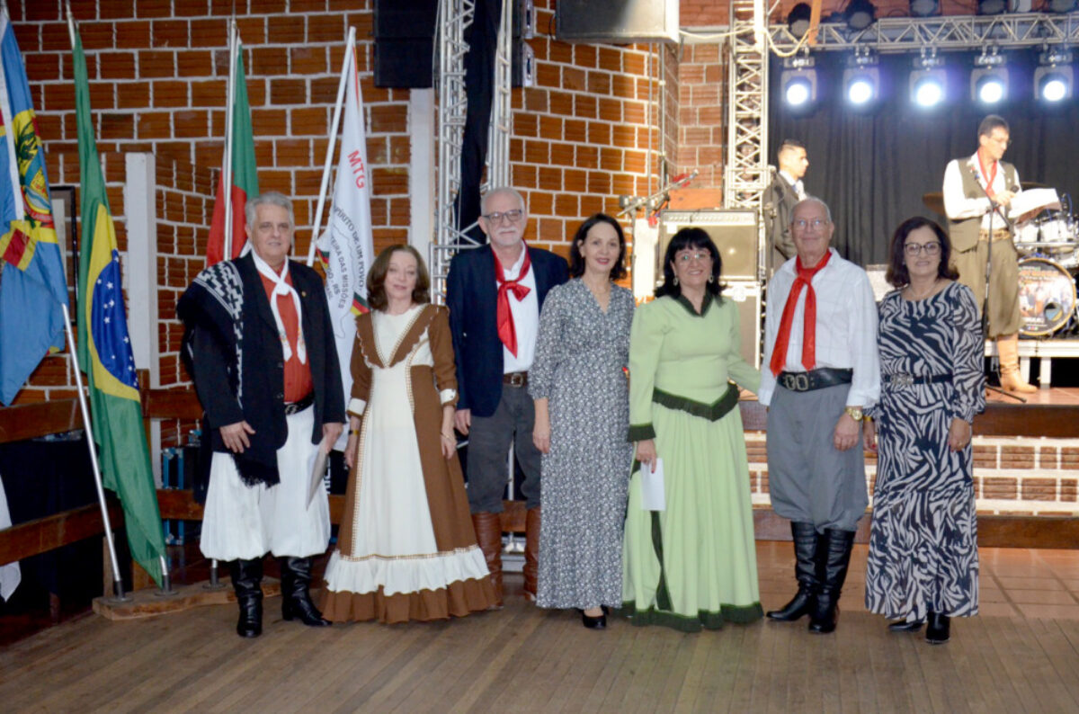 Cerro Largo: Primeiro elenco do CTG Porteira das Missões se reúne em evento comemorativo