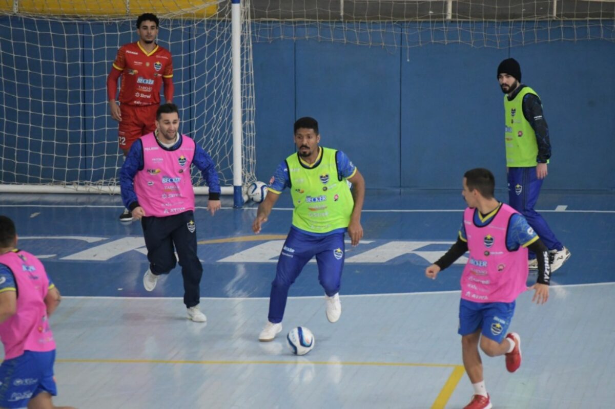 Cerro Largo e Entre-Ijuís disputam seu primeiro clássico pela Série A neste sábado Cerro Largo e Entre-Ijuís disputam seu primeiro clássico pela Série A neste sábado