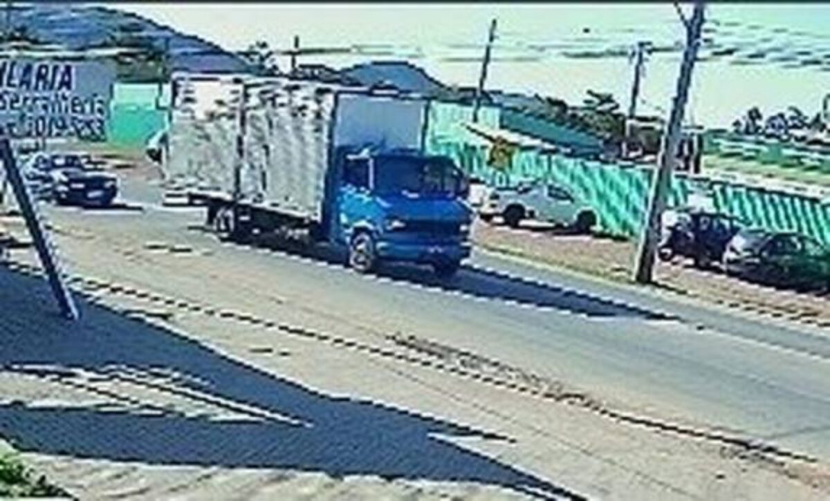 Casal quase perde toda a mobília ao cair no golpe do frete