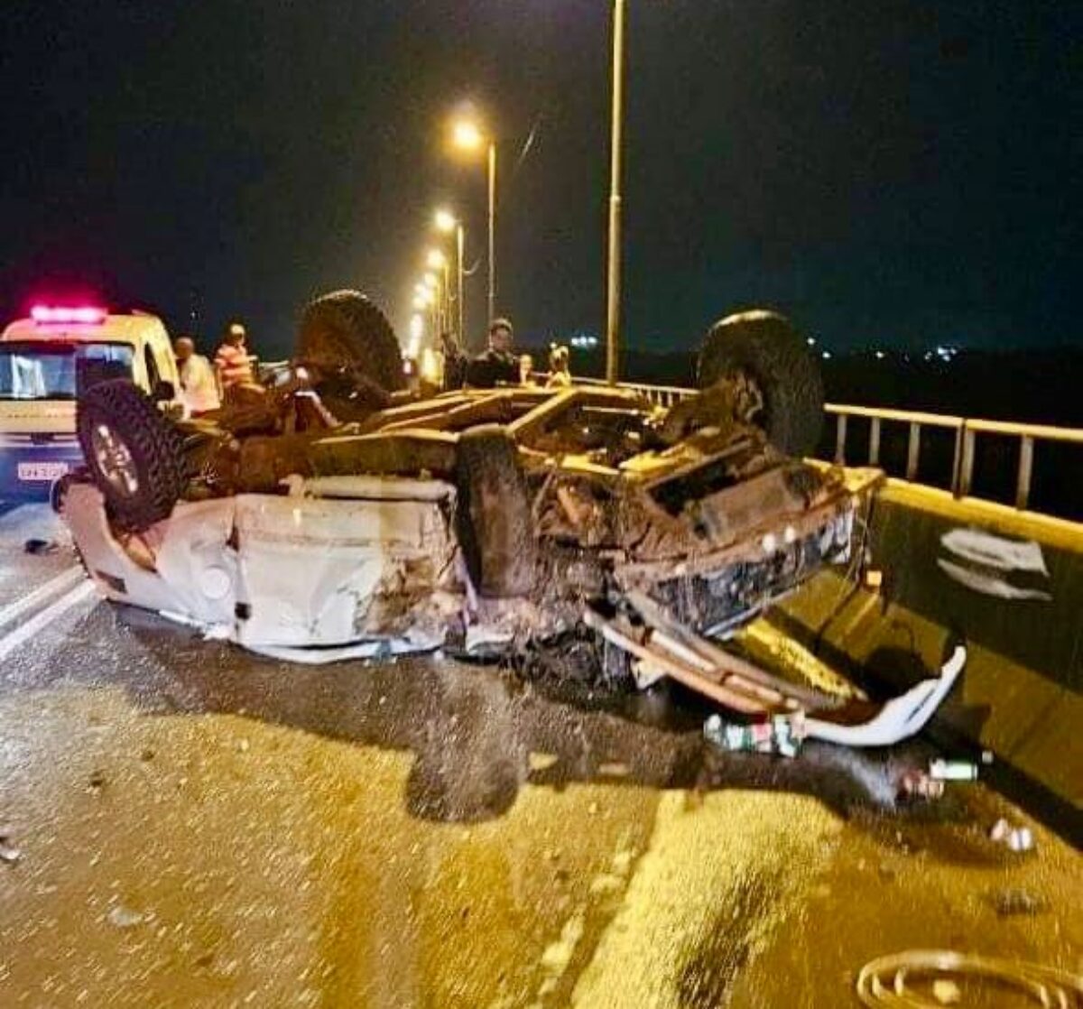 Colisão frontal deixa feridos na Ponte Internacional de São Borja