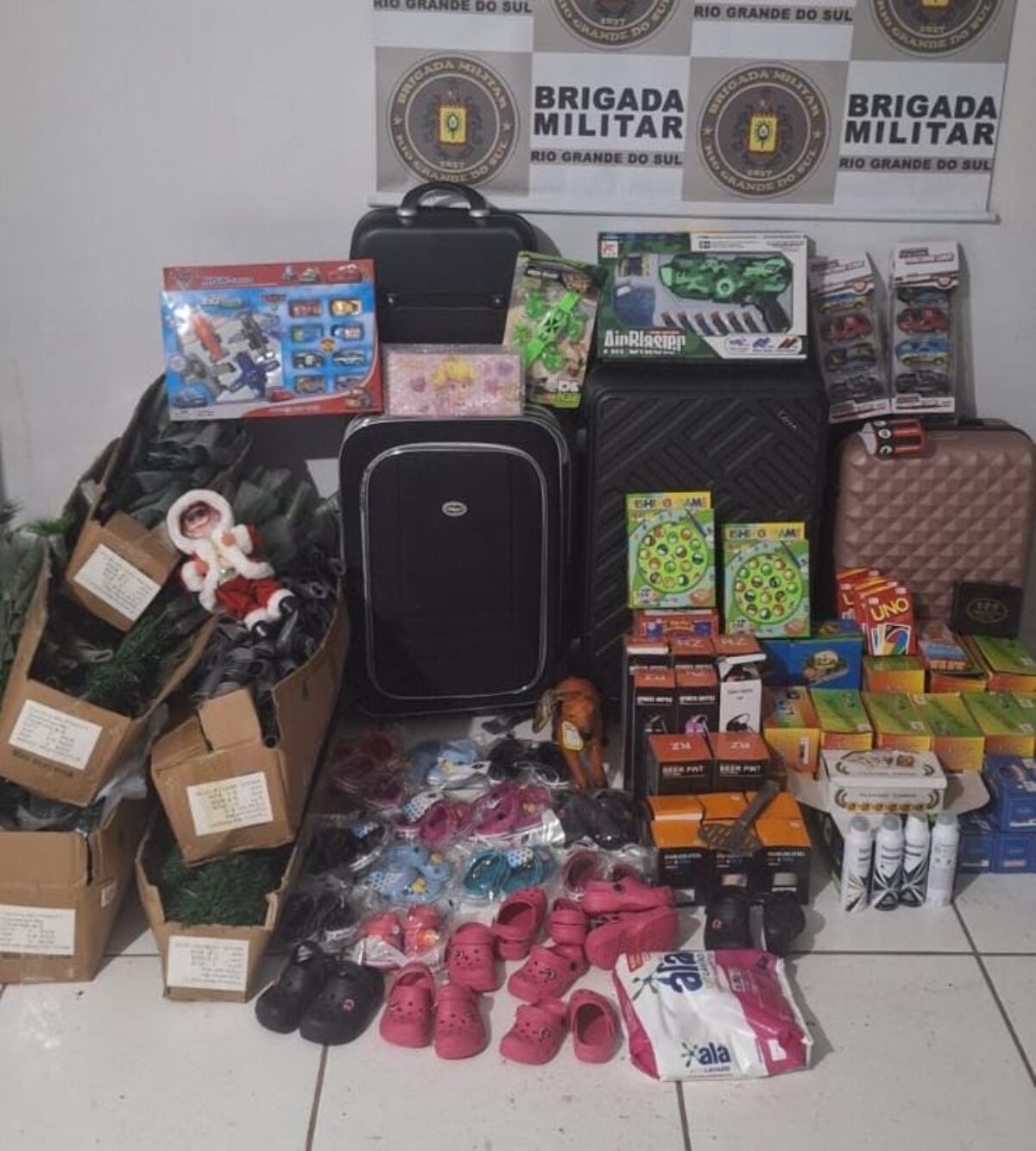 Brigada Militar de Cerro Largo apreende produtos de origem estrangeira