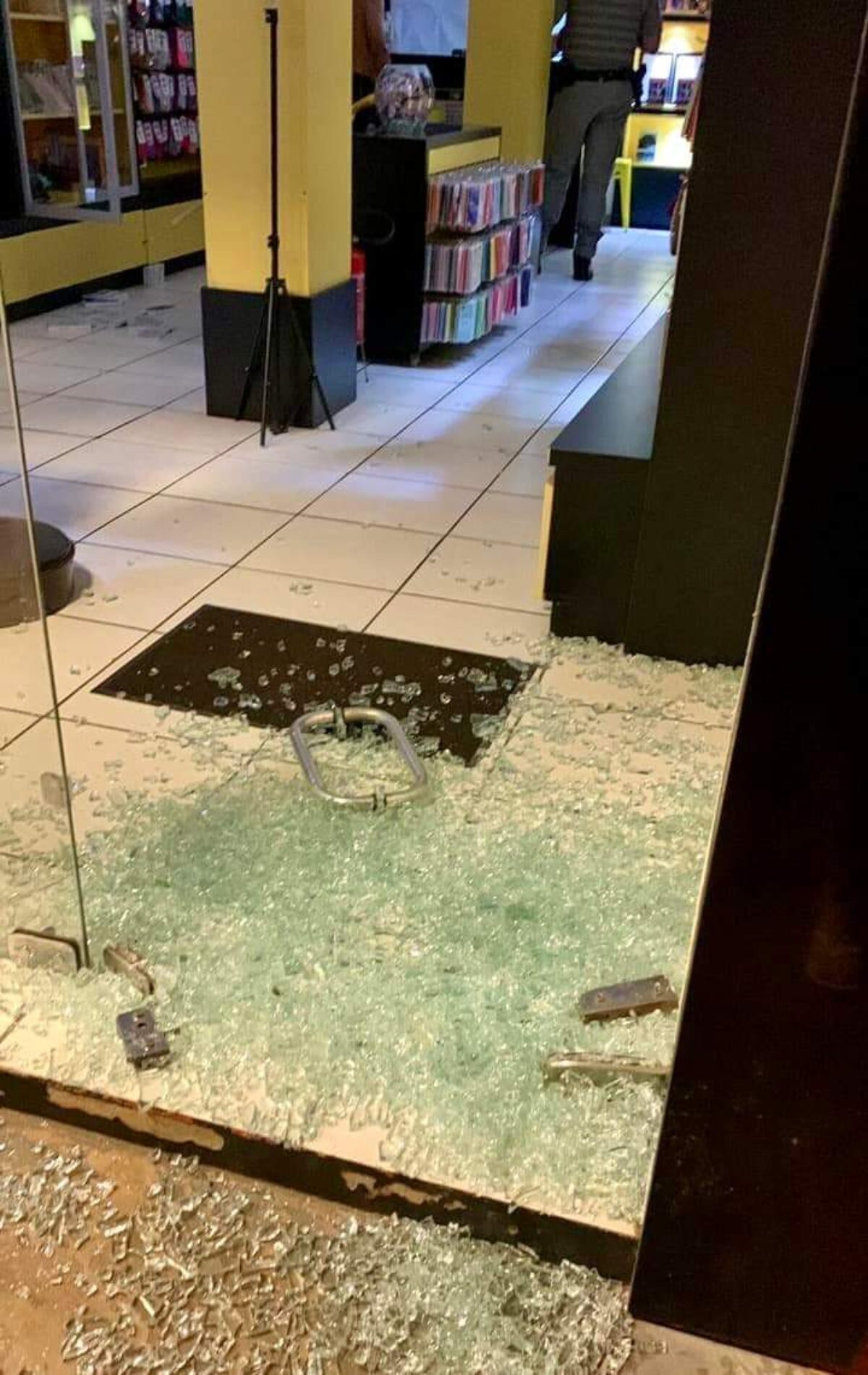 Lojas de São Luiz Gonzaga são alvo de furto na madrugada deste sábado