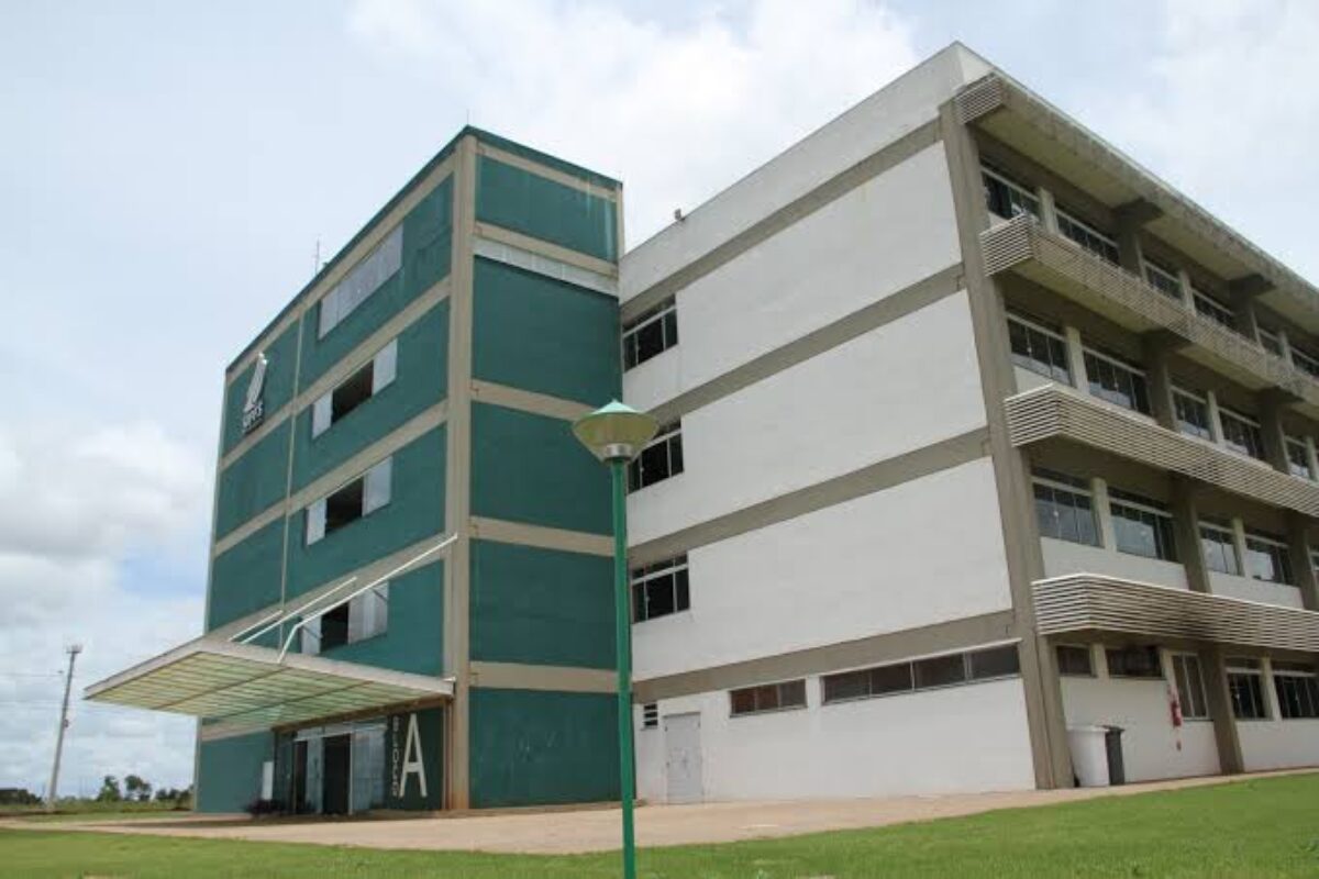 Universitários retornam hoje as aulas na UFFS Cerro Largo Universitários retornam hoje as aulas na UFFS Cerro Largo