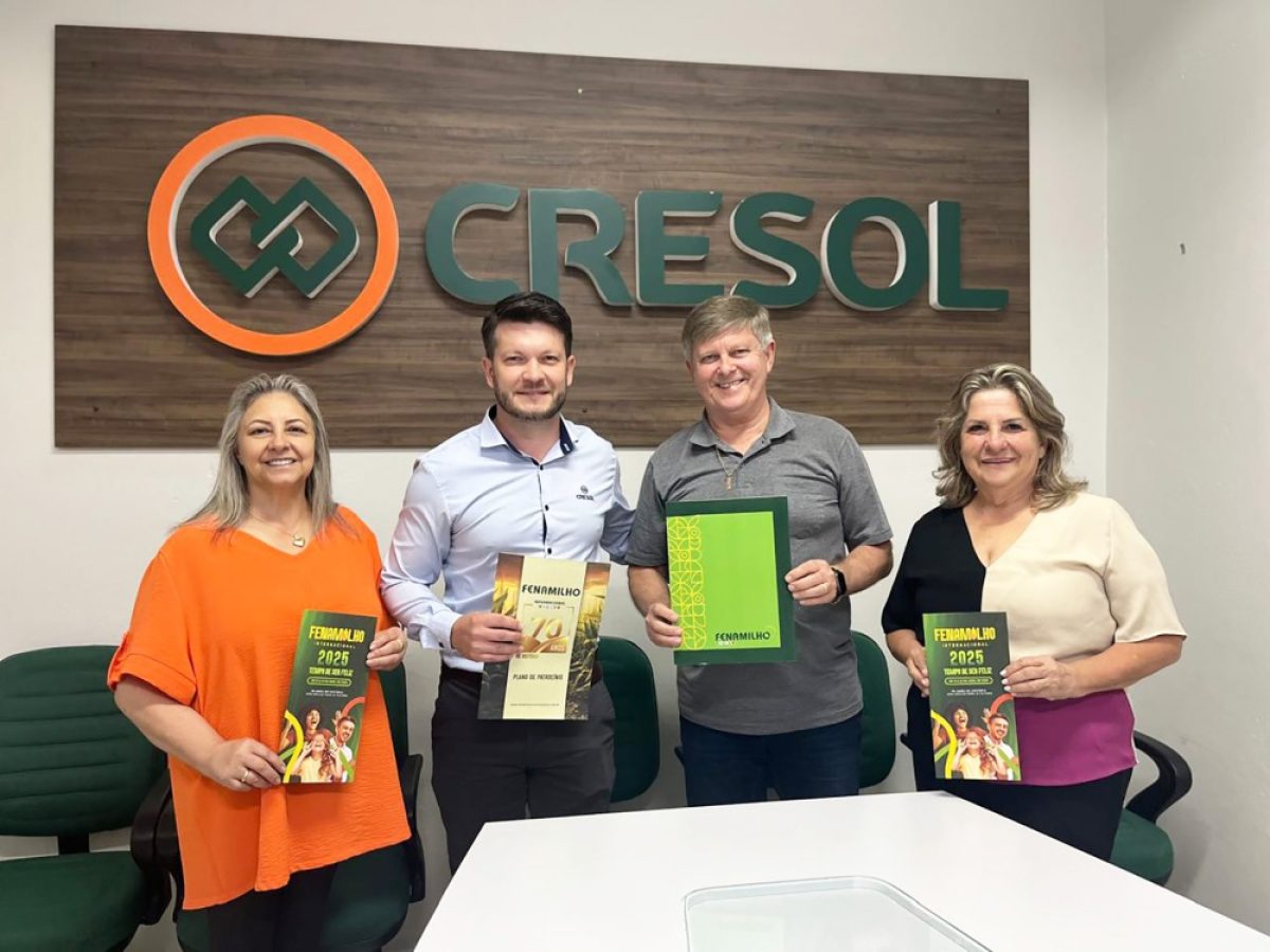 Comissão da Fenamilho Internacional em visita a Cresol Comissão da Fenamilho Internacional em visita a Cresol