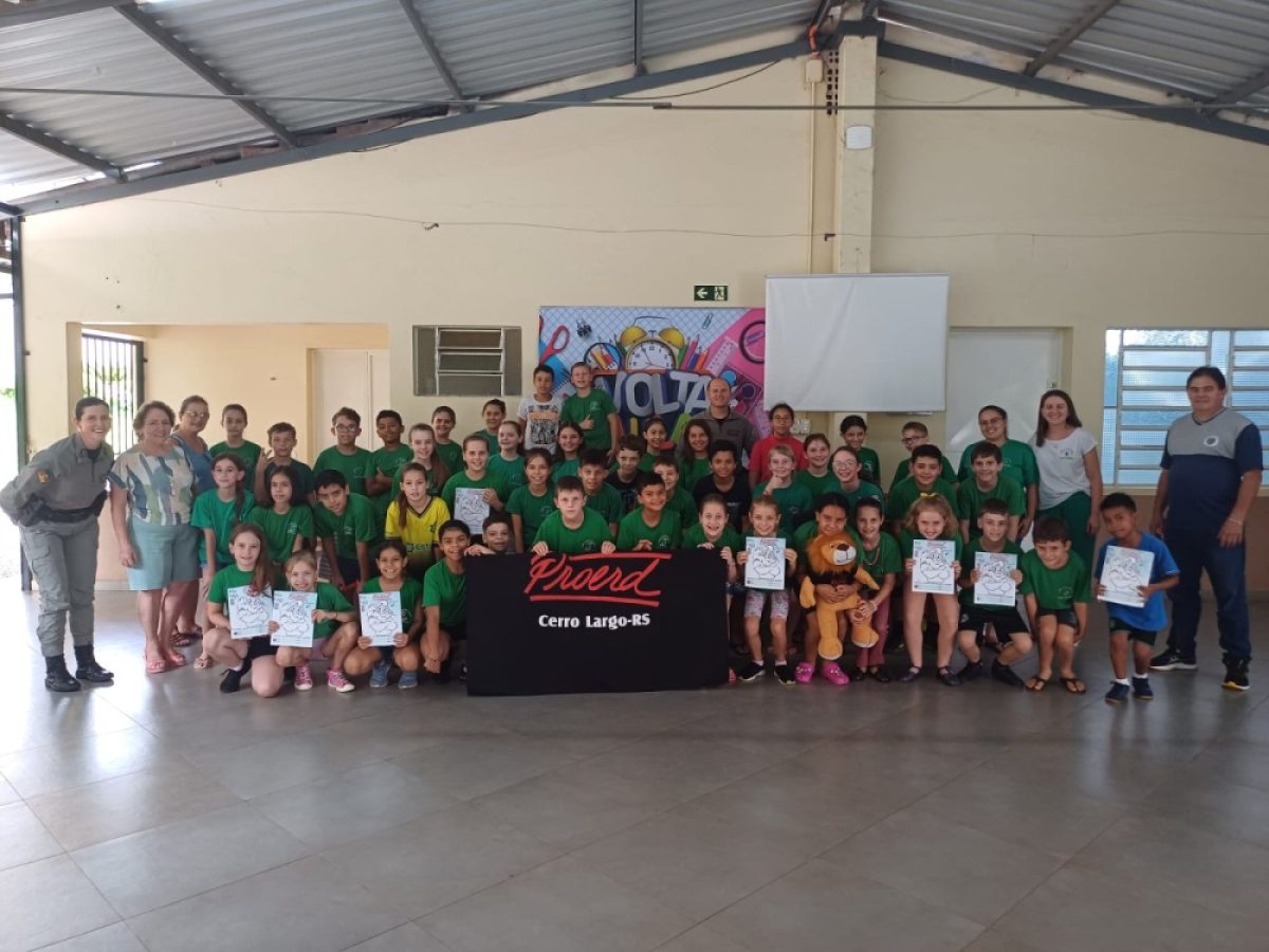 Brigada Militar de Cerro Largo inicia PROERD 2025 com 77 alunos