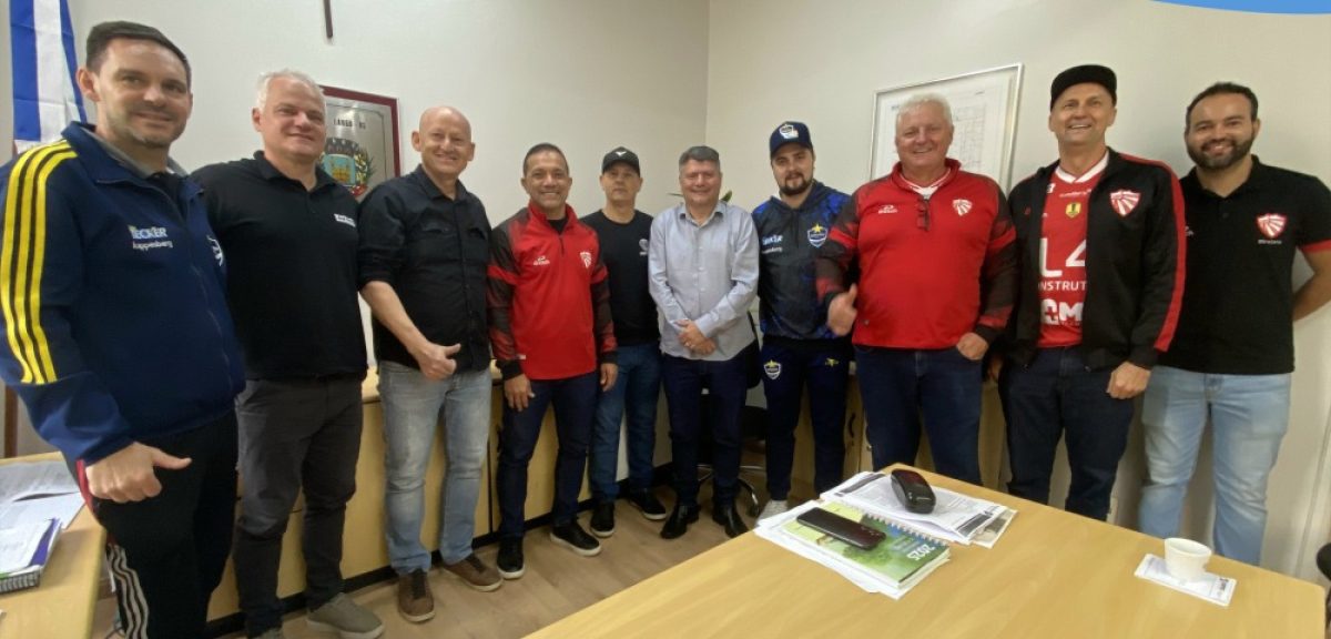 Campeão do Mundo em 2006 com o Sport Clube Internacional visita Cerro Largo