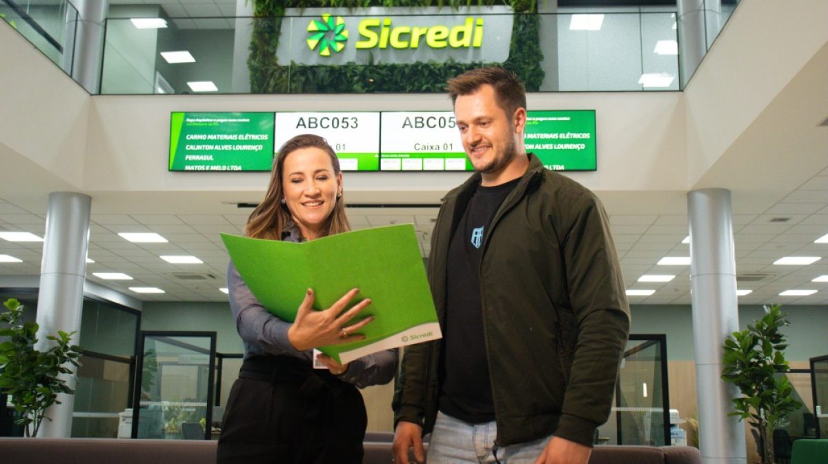 Sicredi alcança a marca de 9 milhões de associados e estima abrir mais de 400 novas agências em dois anos