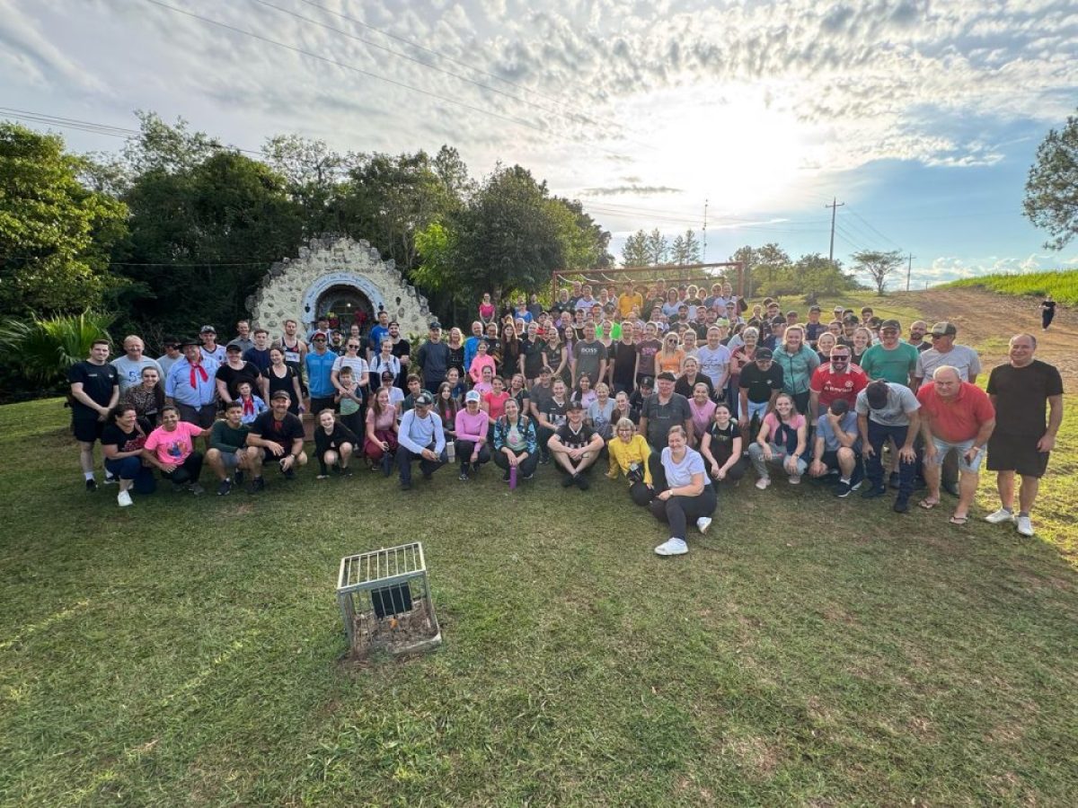 Caminhada reúne 140 fiéis de São Pedro do Butiá