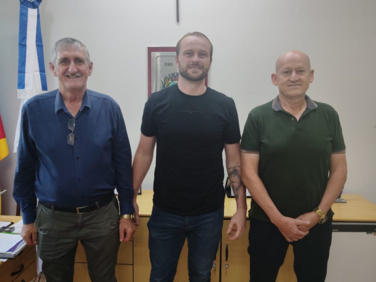 Lucas Back é o novo Secretário de Esportes de Cerro Largo Lucas Back é o novo Secretário de Esportes de Cerro Largo