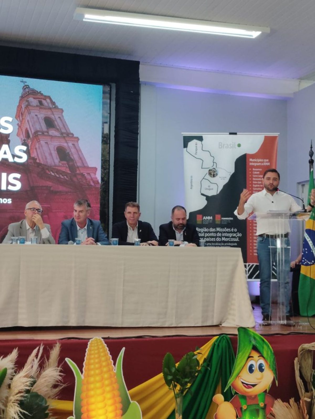 Eduardo Loureiro é confirmado como novo Secretário de Cultura do Estado durante audiência pública na Fenamilho Internacional