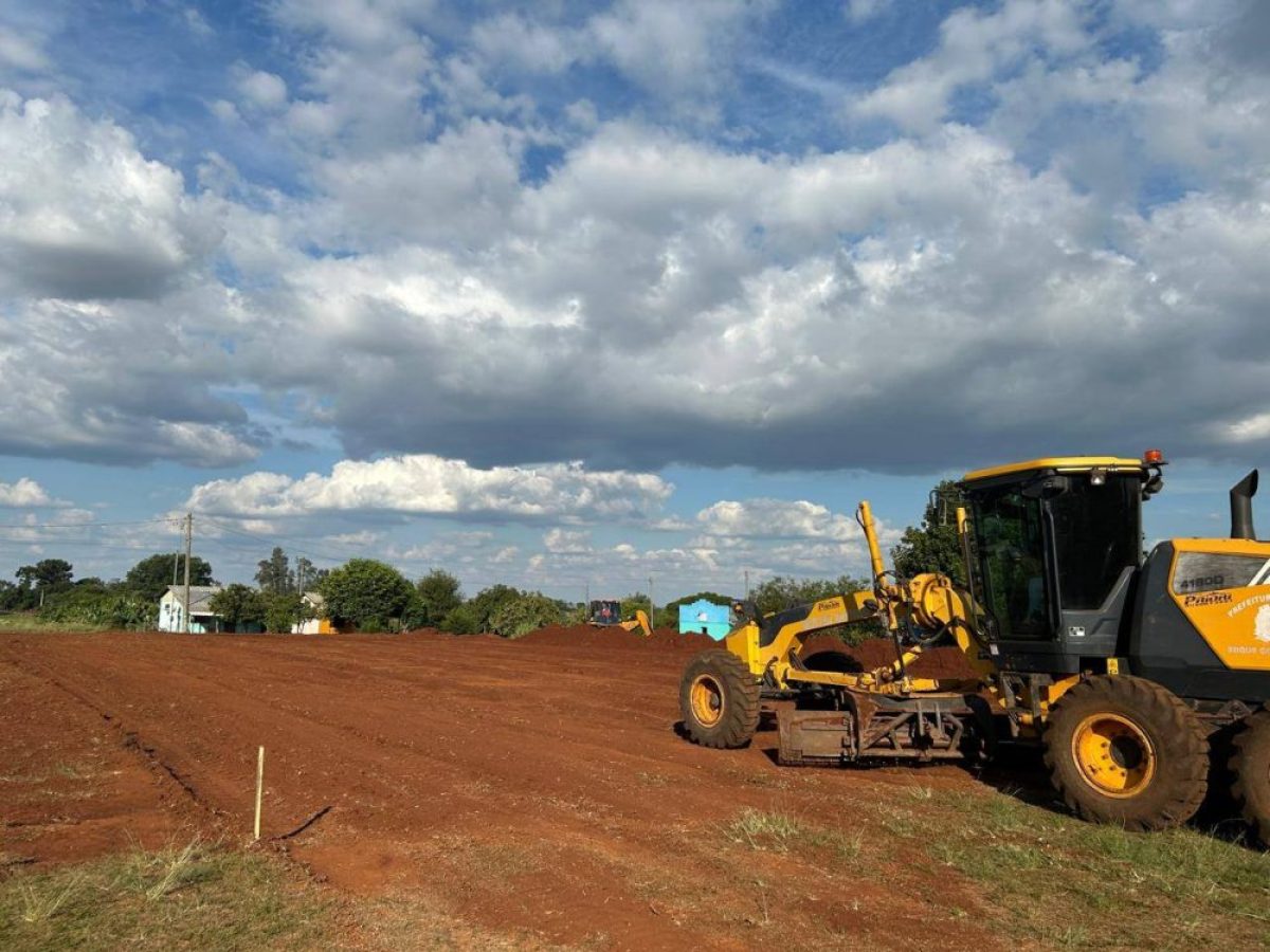 Iniciam obras de novo espaço esportivo em Roque Gonzales Iniciam obras de novo espaço esportivo em Roque Gonzales