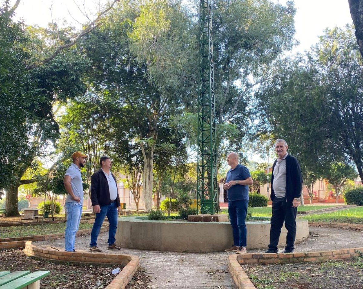 Cerro Largo: Praça do Bairro Brasília terá rede elétrica totalmente revitalizada Cerro Largo: Praça do Bairro Brasília terá rede elétrica totalmente revitalizada
