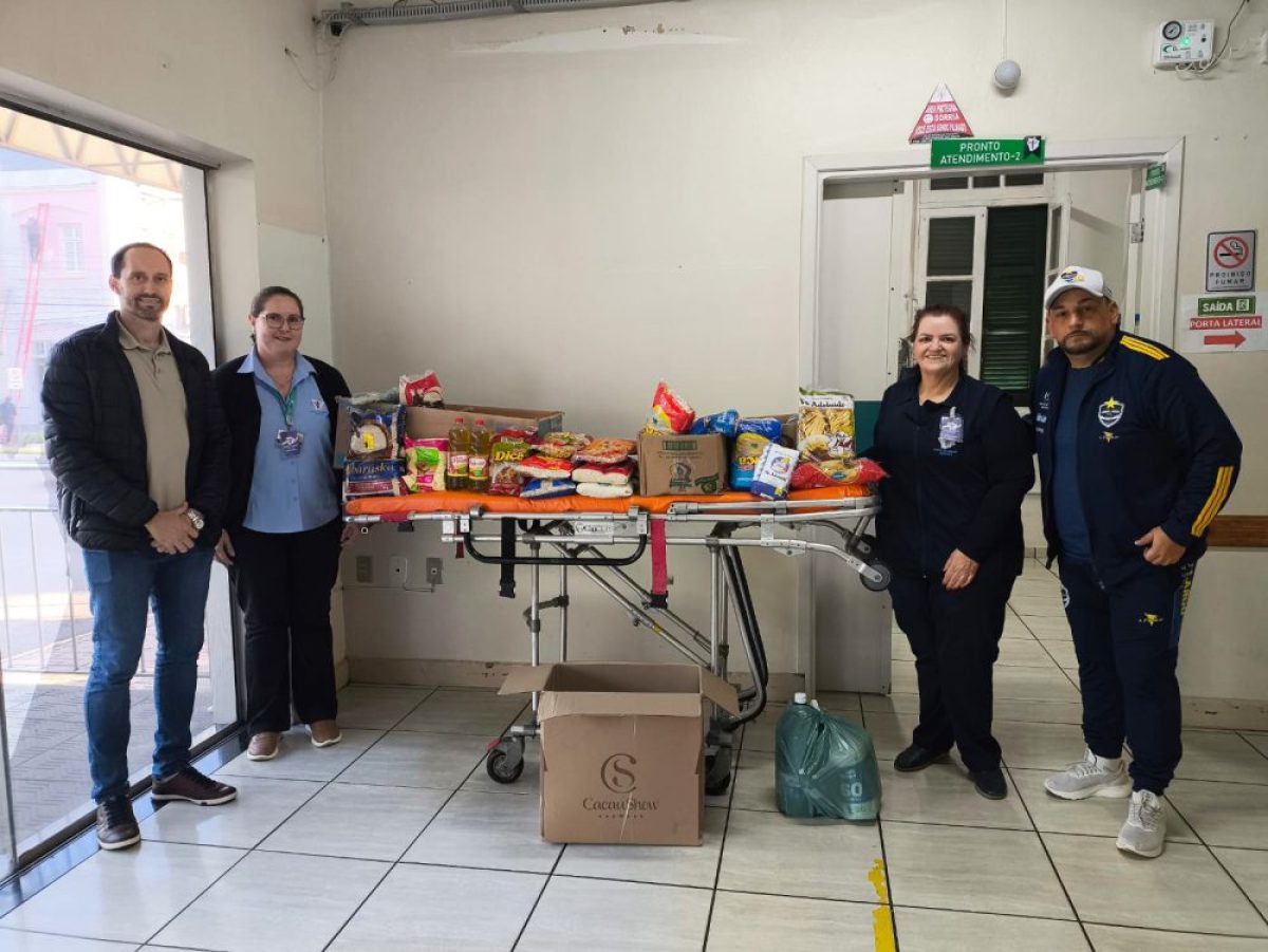Donativos arrecadados em jogos beneficentes são entregues ao Hospital Donativos arrecadados em jogos beneficentes são entregues ao Hospital