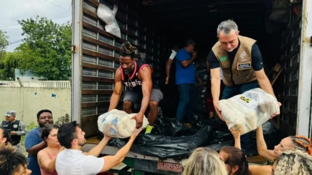 Conab inicia entrega de alimentos para famílias atingidas no RS