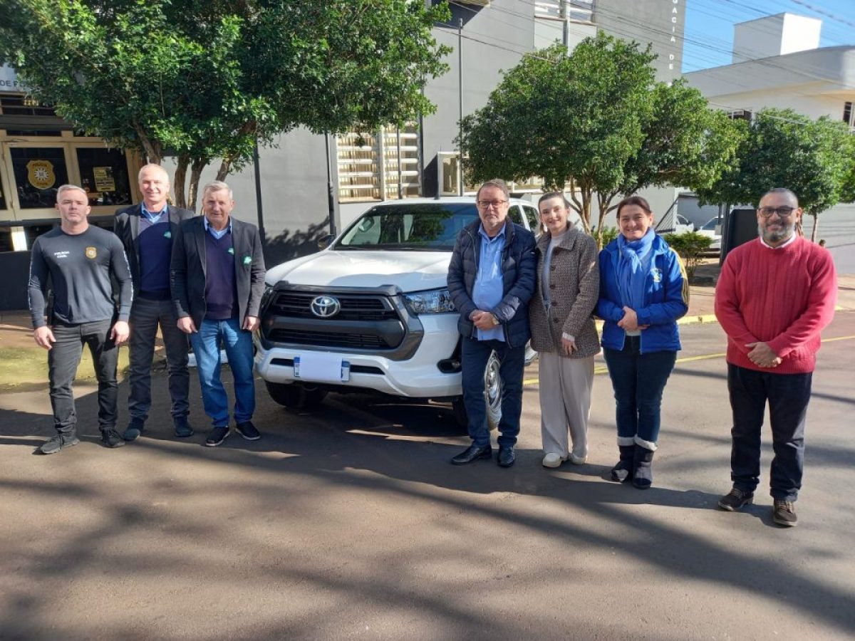 Polícia Civil de Cerro Largo recebe nova caminhonete semiblindada