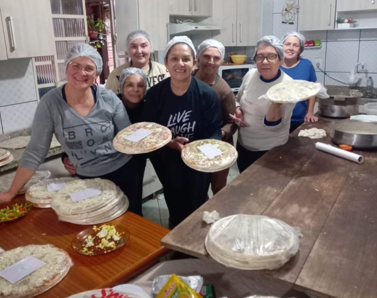 Algumas das integrantes do grupo que tem 20 voluntários