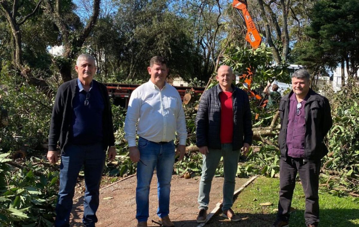 Praça da Matriz de Cerro Largo recebe melhorias para lazer, segurança e preservação