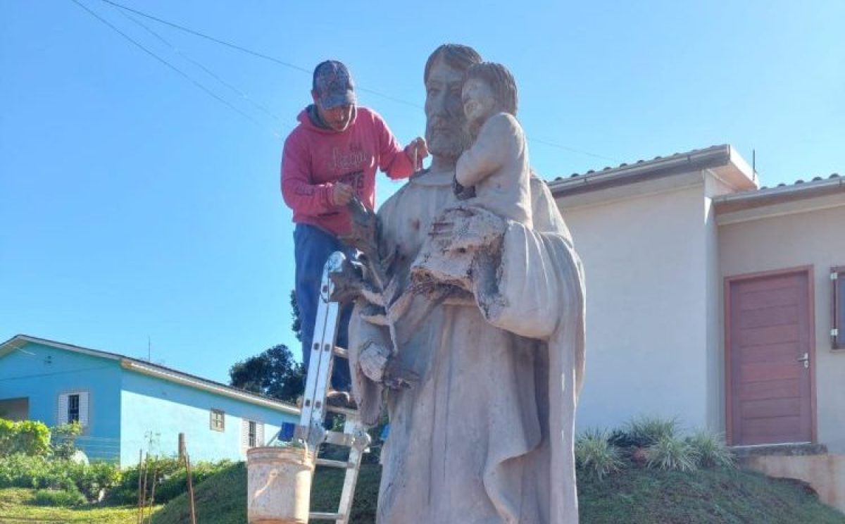 Escultor de Cerro Largo conquista reconhecimento com obras em concreto e madeira