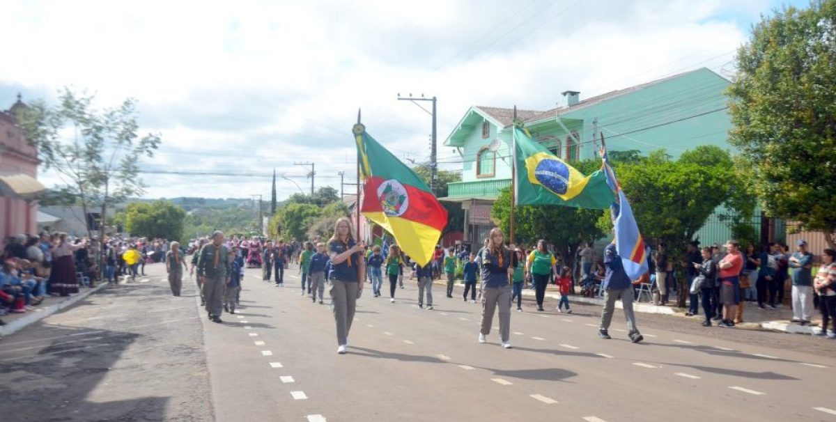 Desfile Cívico em Cerro Largo reunirá 23 entidades neste domingo