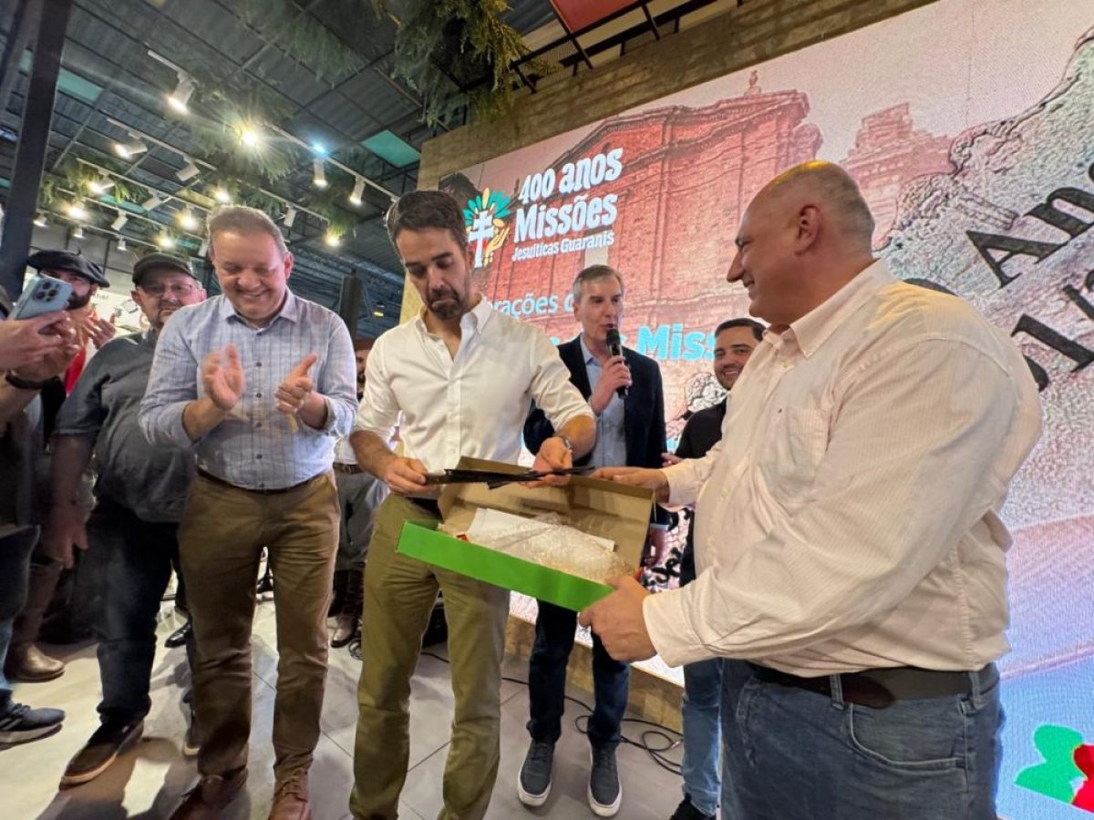 Faca comemorativa aos 400 anos das Missões é lançada na Expointer
