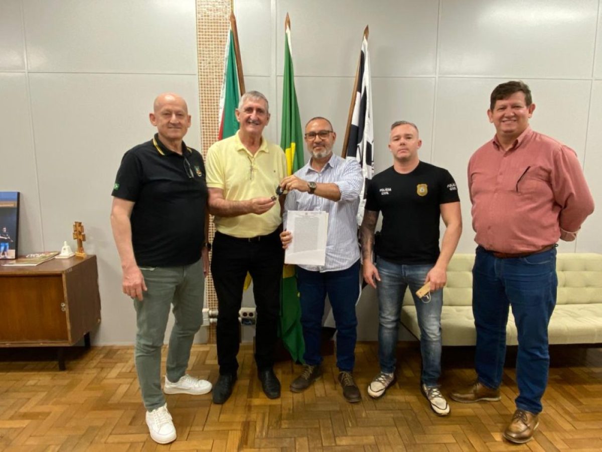 Antigo prédio da Polícia Civil é devolvido ao município de Cerro Largo Antigo prédio da Polícia Civil é devolvido ao município de Cerro Largo