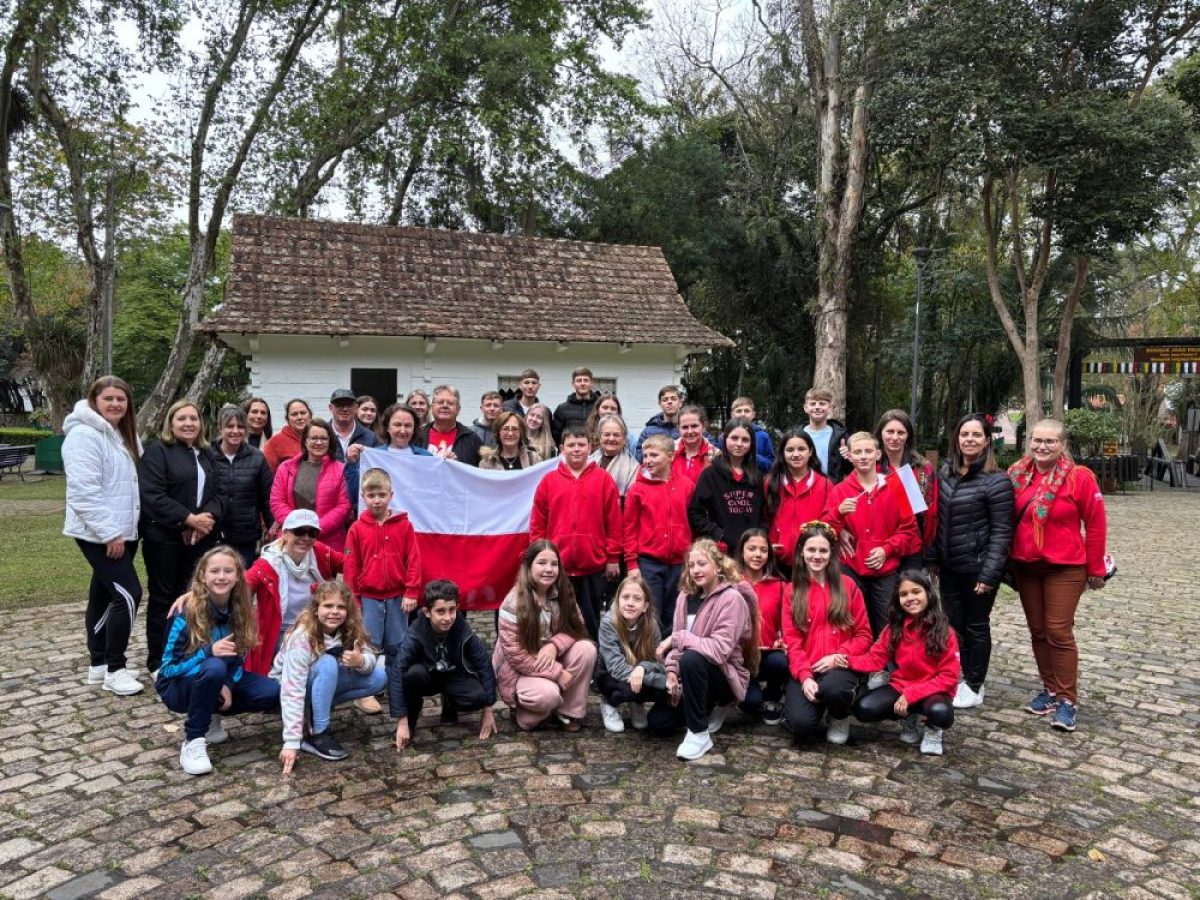Jovens de Sete de Setembro e Guarani das Missões vivenciam imersão na cultura polonesa em Curitiba