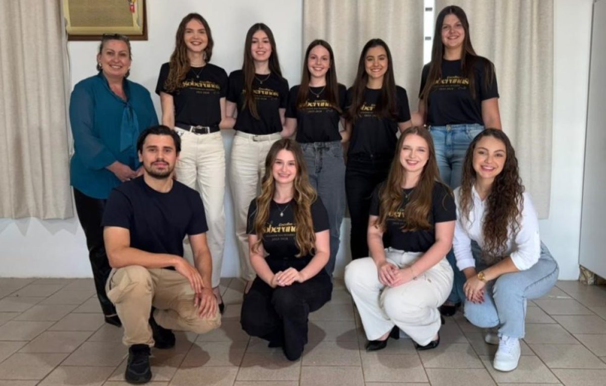 Contagem regressiva para coroação das novas Soberanas de Salvador das Missões Contagem regressiva para coroação das novas Soberanas de Salvador das Missões